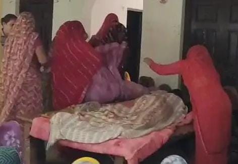 महिला