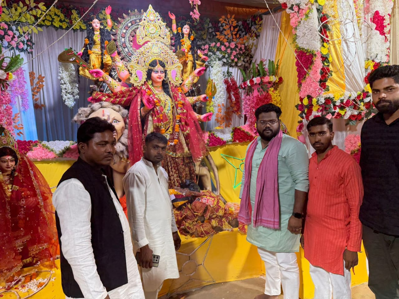 सांसद प्रतिनिधि प्रवीण निषाद