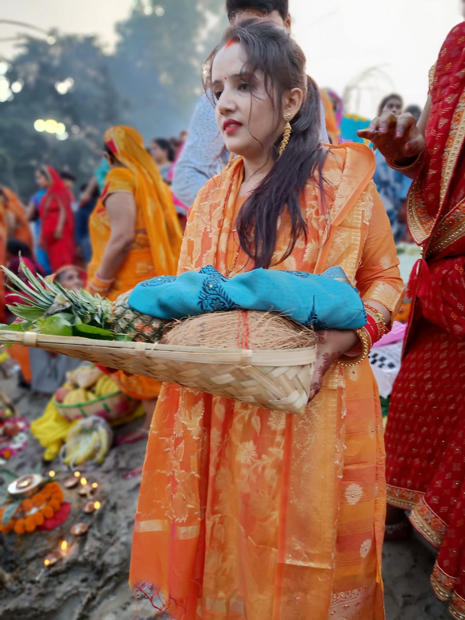 हाथों में जल