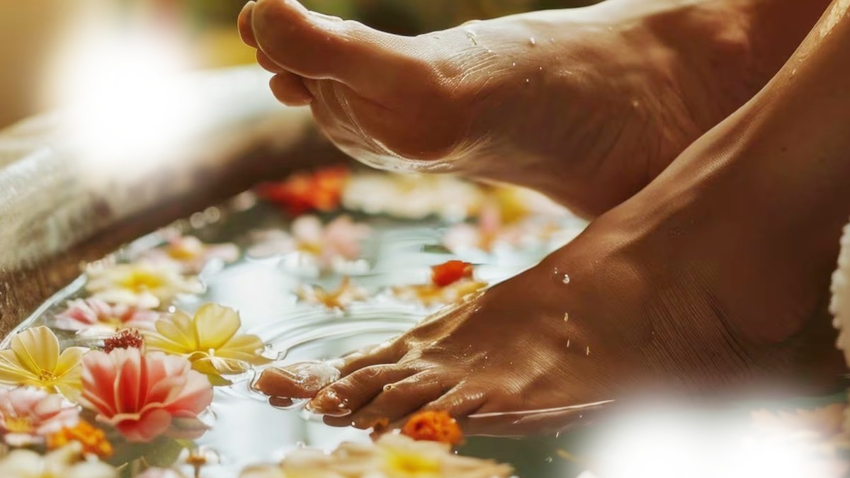 foot soak advantages in hindi