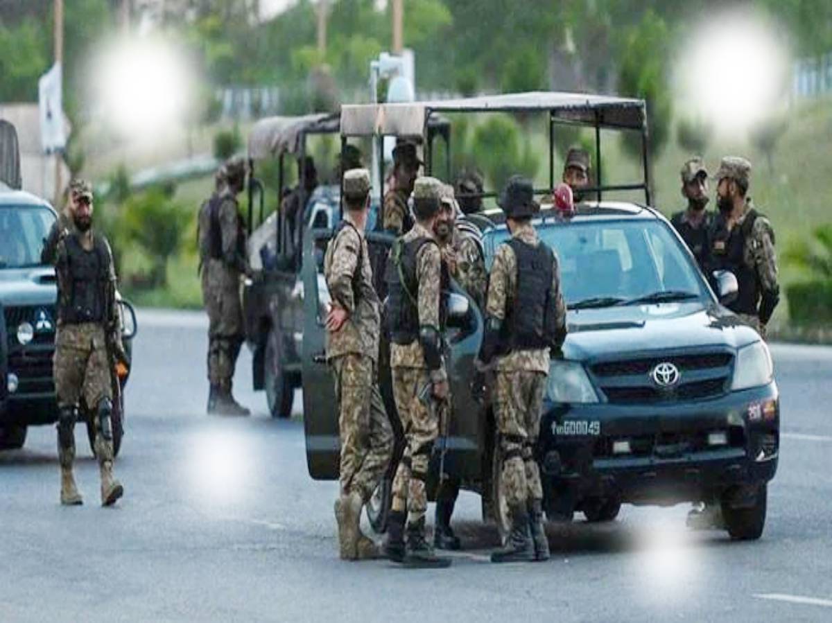 Pak Army In Lahore