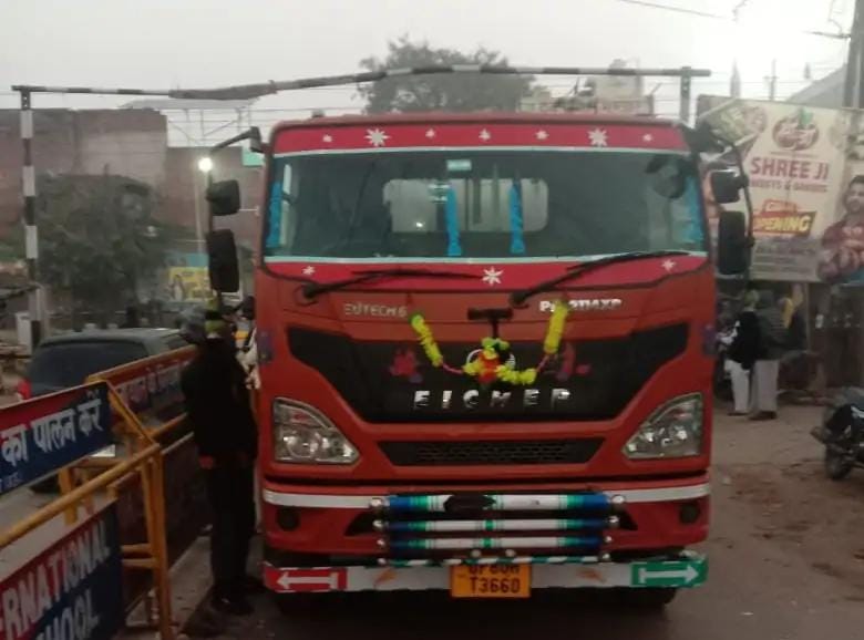 भरथना रेलवे क्रासिंग
