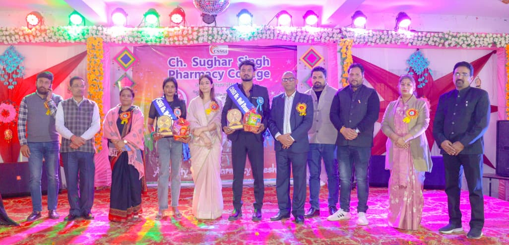 मिस फ्रेशर सौम्या,मिस्टर फ्रेशर राघव को चुना