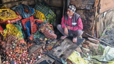 आरोप: सब्जी की दुकान में रंजिशन लगाई आग