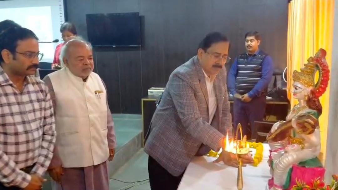 छात्रों संग लर्निंग फिजिक्स विद नेचर पर सेमिनार सम्पन्न
