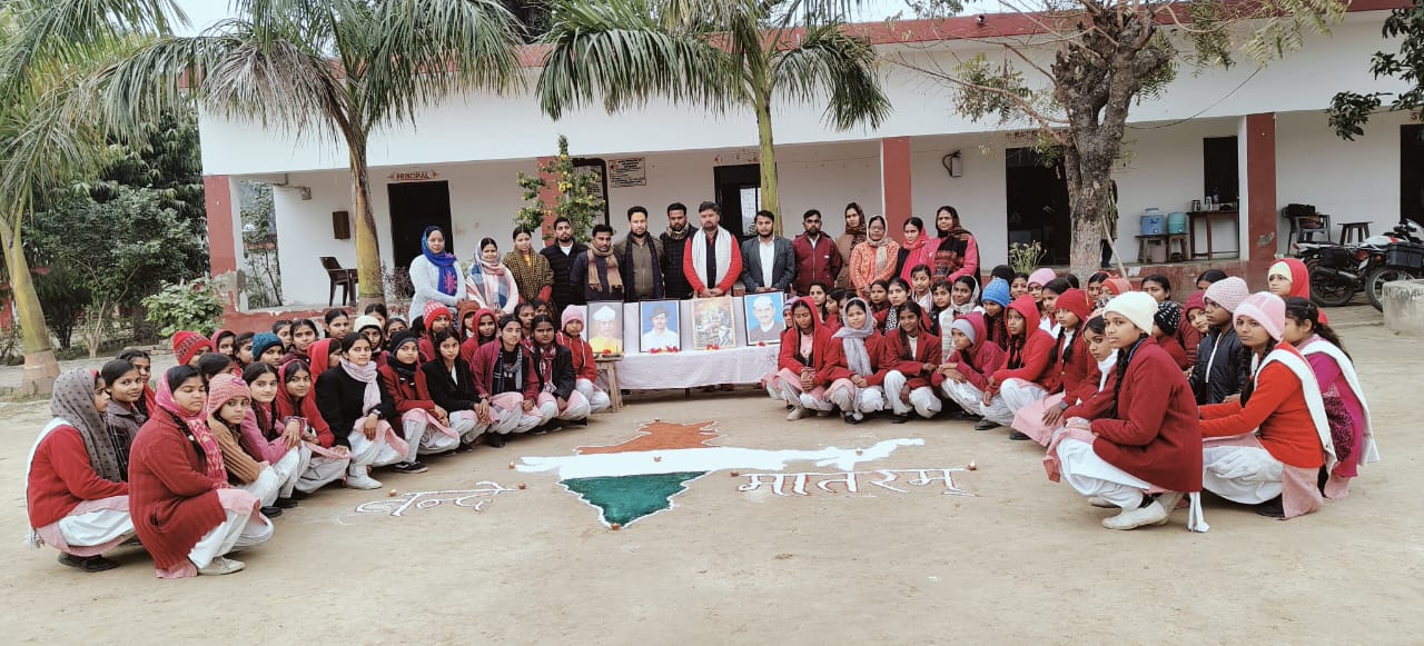 वंदे मातरम् के 150 वर्ष पूरे होने पर दीप प्रज्ज्वलन कर सामूहिक वंदे मातरम् गाया गया