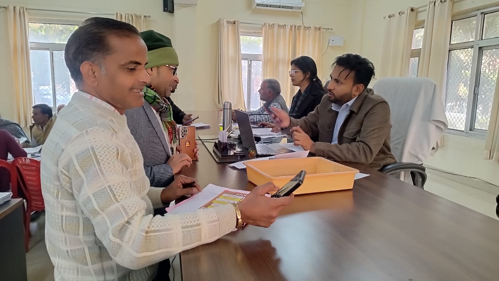 समाधान दिवस: एसडीएम ने सुनी फरियादियों की समस्याएं