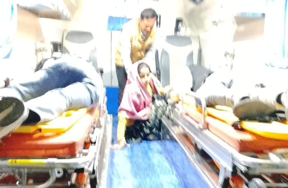 दुर्घटना में तीन घायल: इलाज को सैफई रैफर