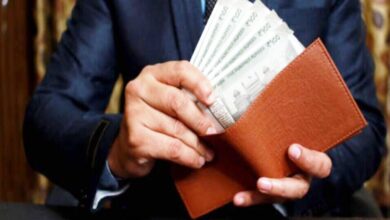 money not staying home vastu