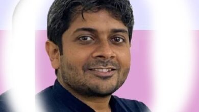 Arunabh Sinha Success Story: ये शख्स कपड़े धोकर करोड़पति बन गया, जानें कैसे