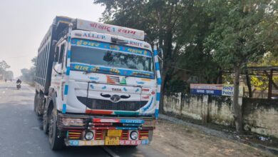 ओवरलोड मोरंग डंपर