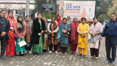 डाक बचत अभिकर्ताओं ने डीएम को सौंपा ज्ञापन