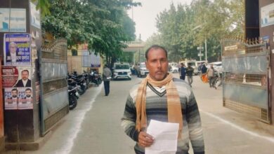 दबंगों से त्रस्त