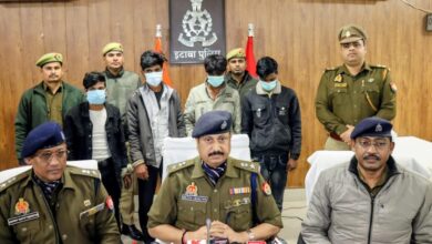 लूट का प्लान करते लुटेरों को असलहों समेत किया गिरफ्तार