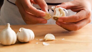 Garlic peel trick
