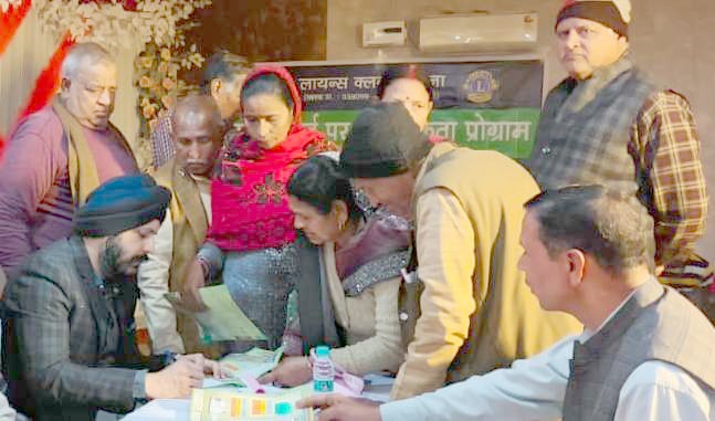 जोड़ों के दर्द मरीजों को मिला निःशुल्क परामर्श