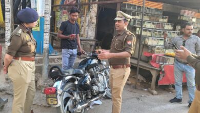 दो दर्जन वाहनों का चालान