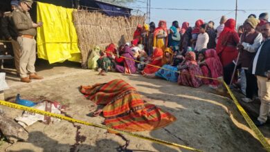 पत्नी ने प्रेमी संग