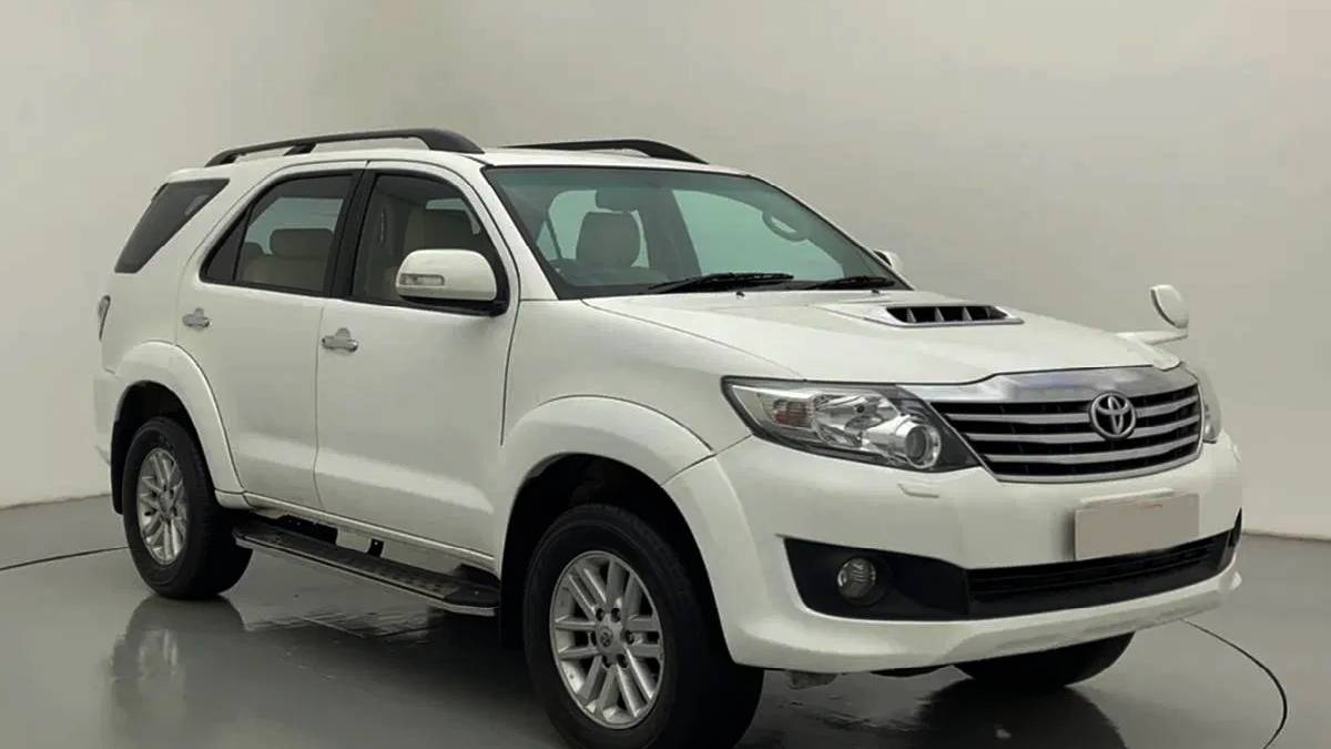 fortuner on emi price