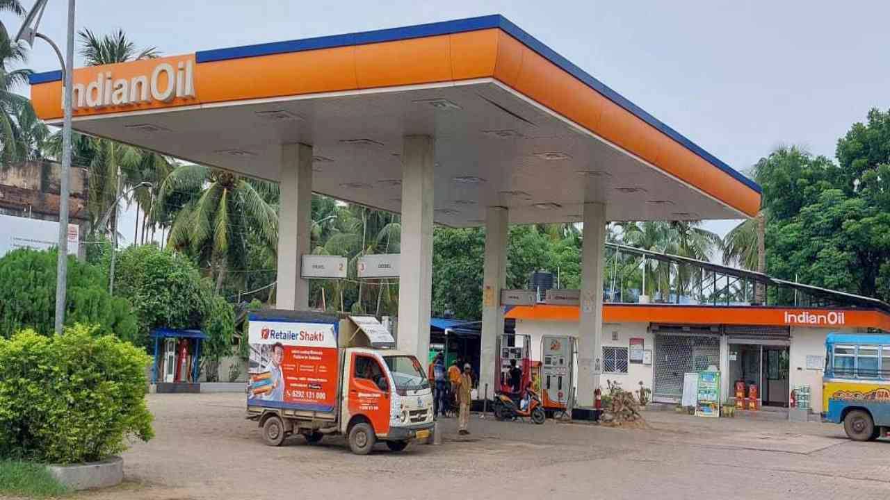 petrol pump owner income