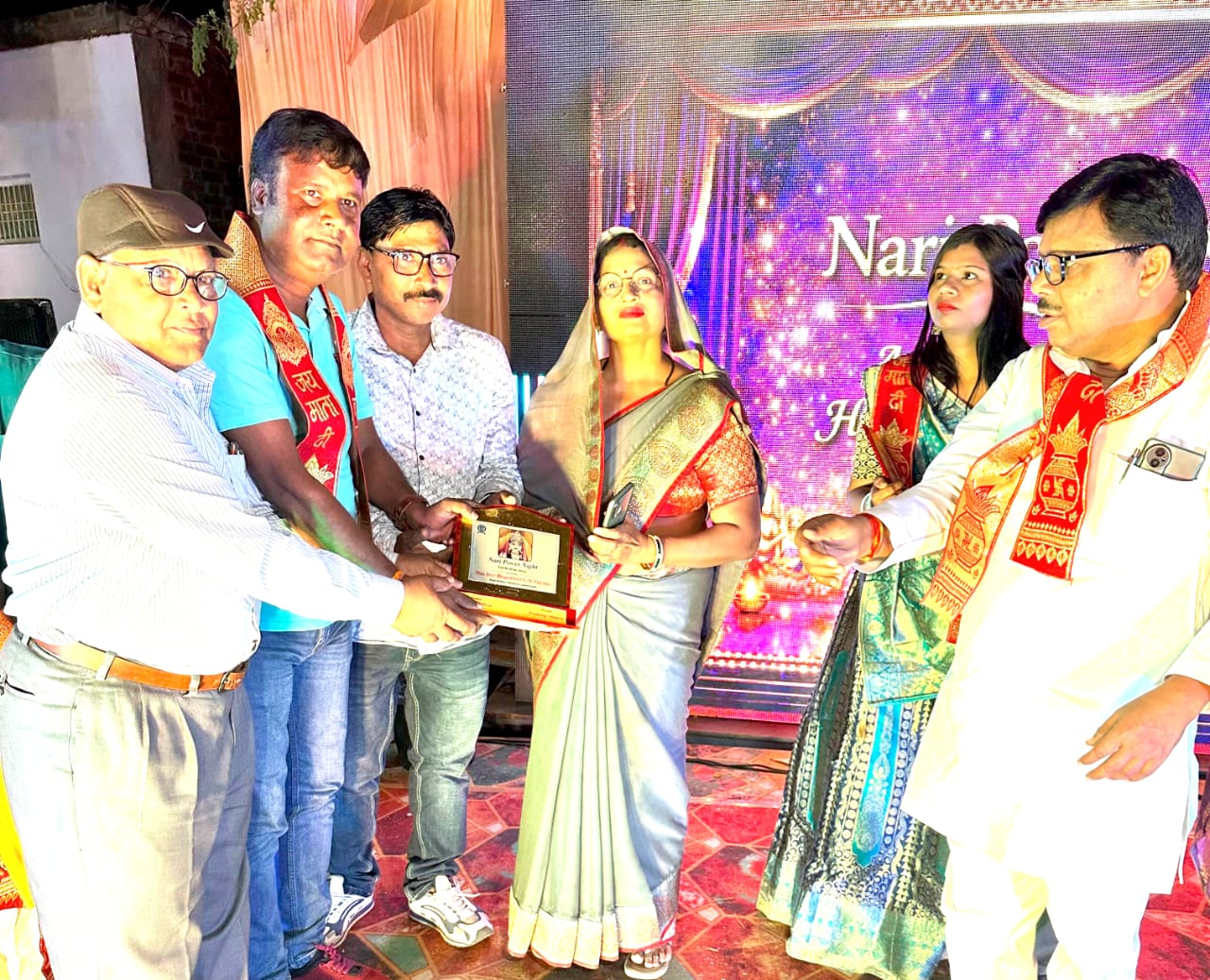 उत्कृष्ट महिलाओं का हुआ सम्मान