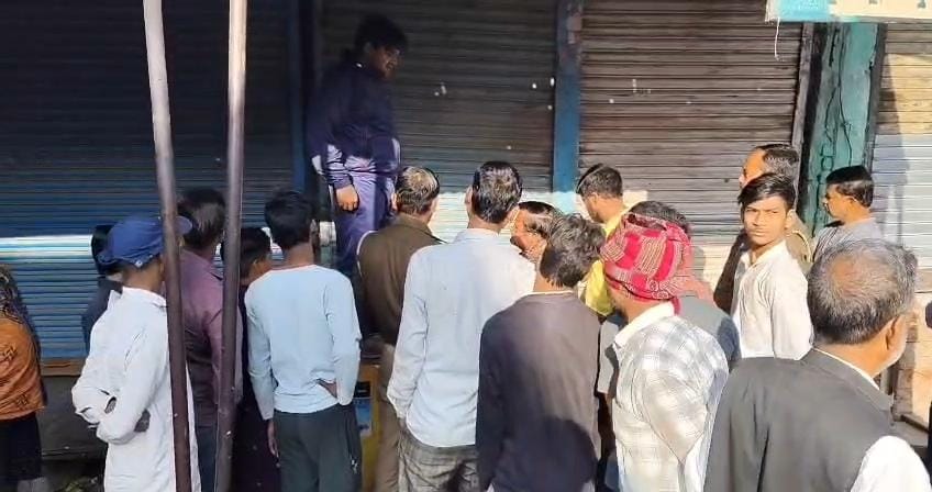 भरथना में होली से पहले चोरों का कहर