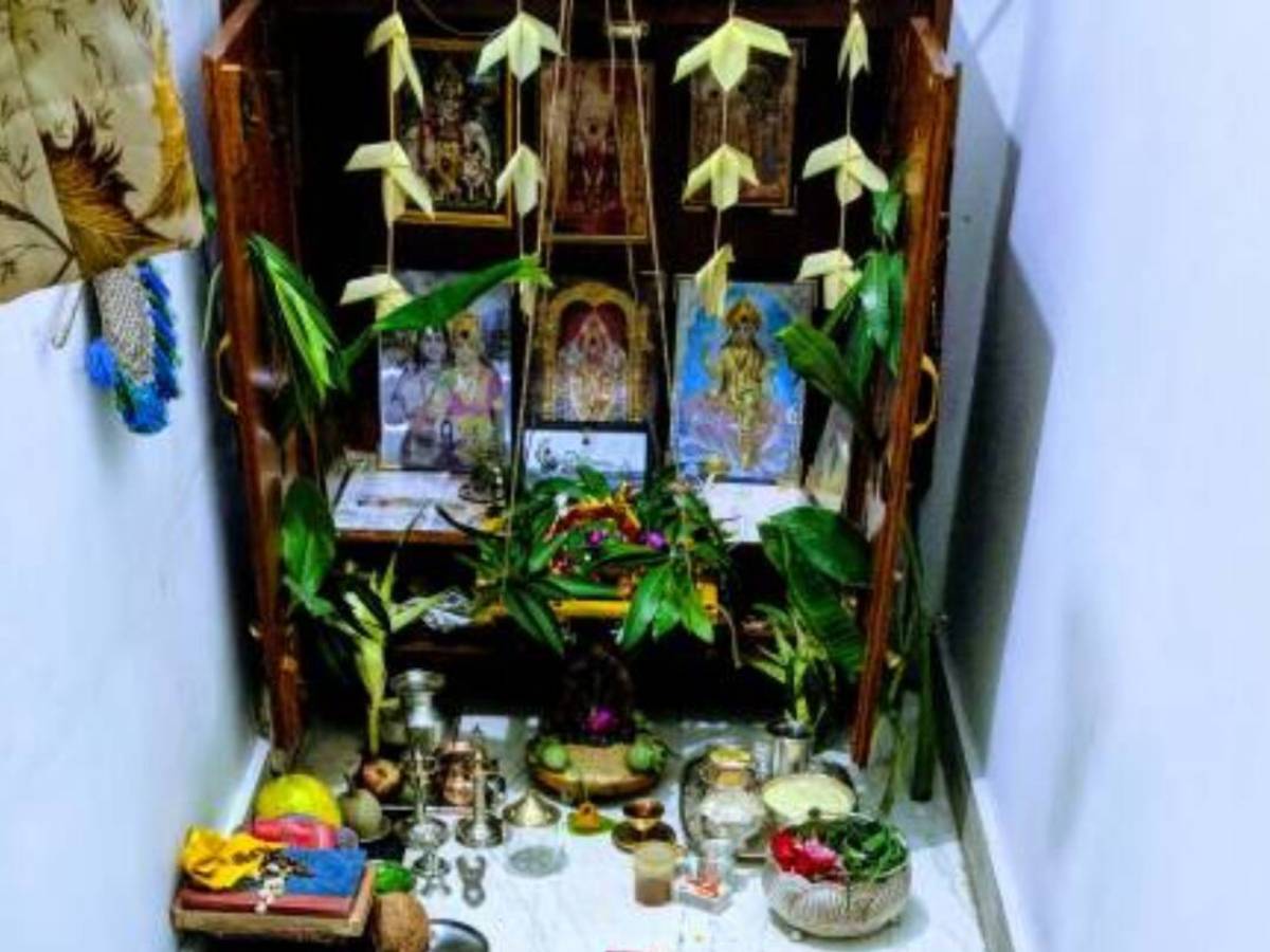 Pooja room rules for wealth