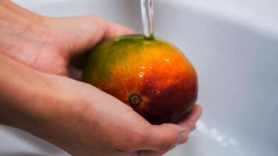 How To Wash Mangoes
