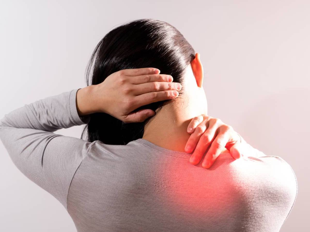 how to use pillow for back pain
