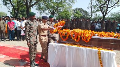इकलौते शहीद बेटे को पिता ने दी मुखाग्नि सभी ऑंखे हुई नम