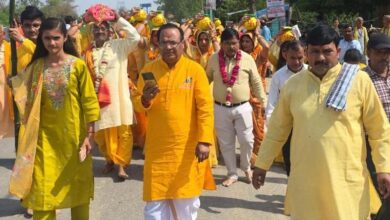 कलश यात्रा के साथ श्रीमद्भागवत कथा शुरू
