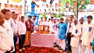 धूमधाम से मनाई बाबा साहब की जयंती