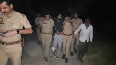 पुलिस मुठभेड़ में चार बदमाश गिरफ्तार: 25 तमंचे बरामद