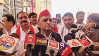 अखिलेश यादव