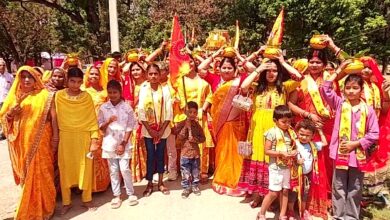 बरसावां में श्रीमद्भागवत कथा से पूर्व भव्य कलश शोभायात्रा