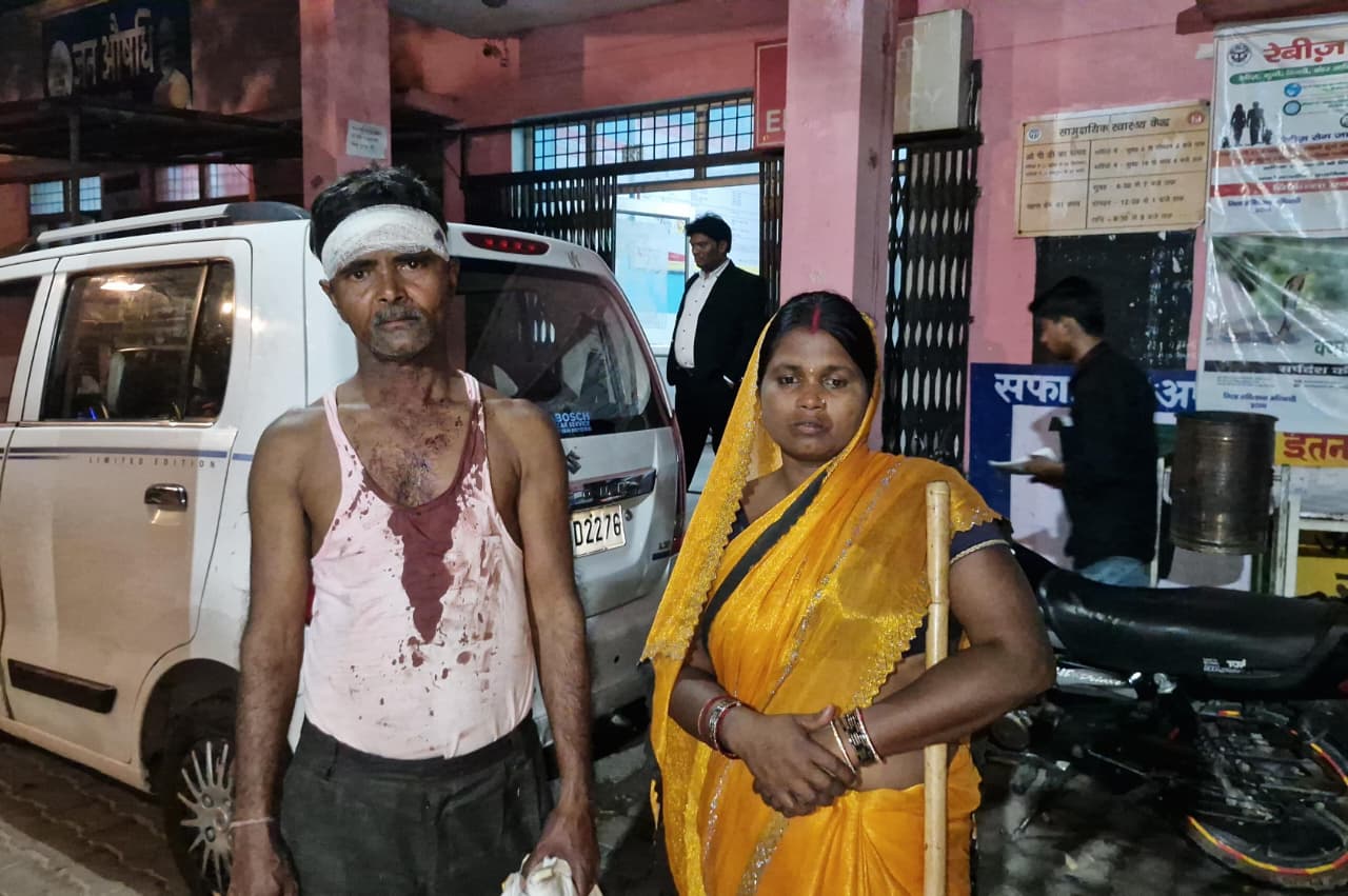 मजदूरी से इनकार: दबंगों ने घर में घुसकर दलित दंपत्ति को पीटा