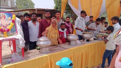 ज्येष्ठ माह के चौथे बड़े मंगल पर मोटा के पुरवा में राहगीरों के लिए हुआ विशाल भंडारे का आयोजन