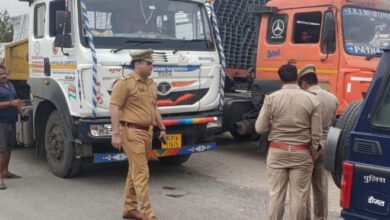 यातायात नियम तोड़ने पर पुलिस ने कसा शिकंजा
