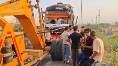 हाईवे पर डंपर से टकराई स्लीपर बस: दो की मौत