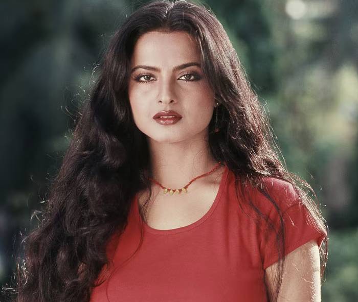 Rekha playback singer
