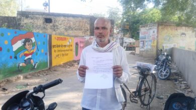 अपाचे पर बैठाकर युवकों ने किसान के 70 हजार उड़ाये