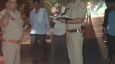 दो बाइकों की भिड़ंत में बुजुर्ग की मौत, बाइक सवार तीन घायल