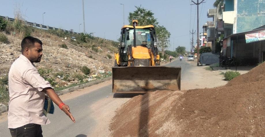 प्रशासन का चला अतिक्रमण पर बुलडोजर