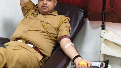 रक्तदान कर पुलिस बनी मसीहा