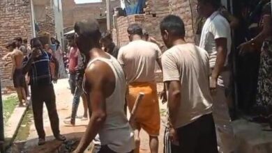 सिलेंडर में लगी आग: गृहस्वामी झुलसे