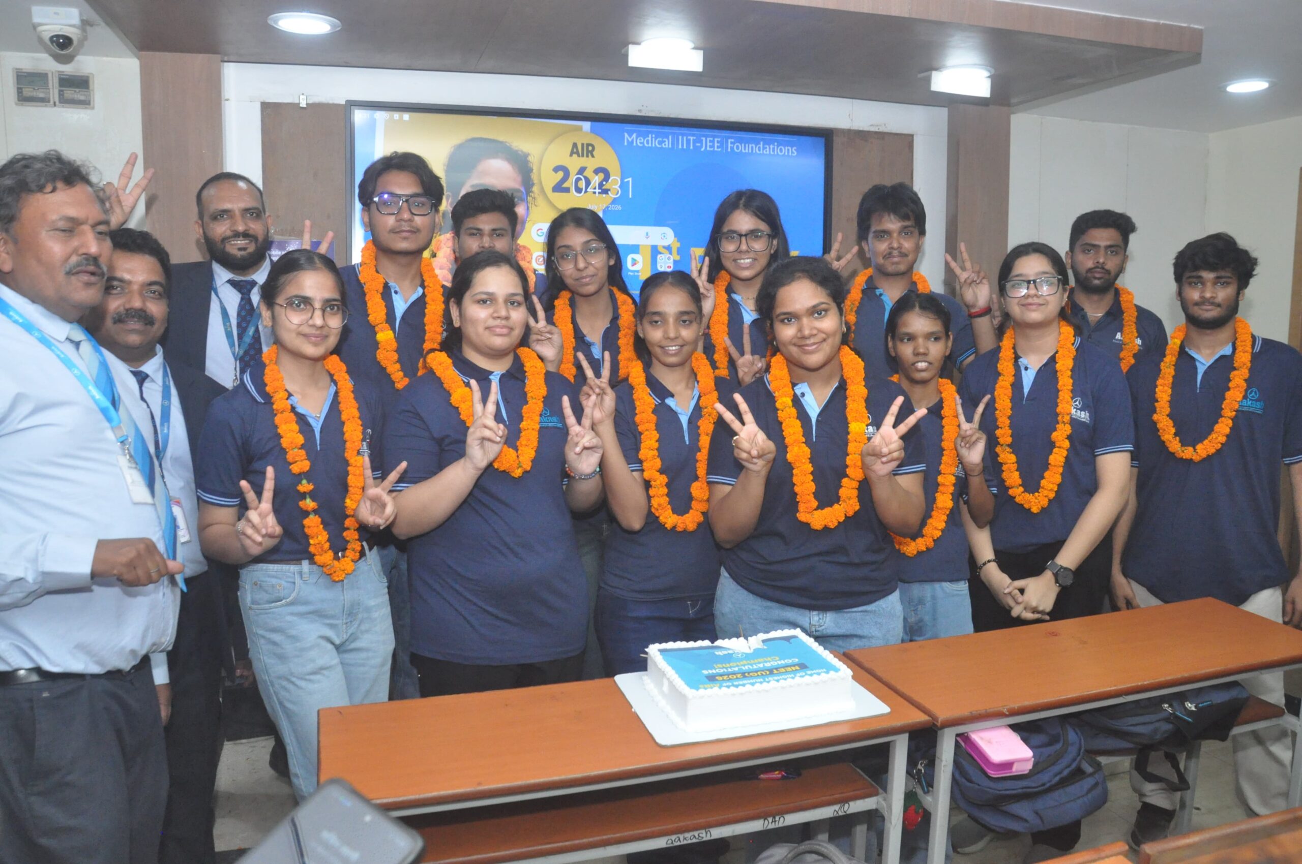 आकाश के गाजियाबाद केंद्र के 10 छात्रों ने NEET-UG 2026 में शानदार सफलता हासिल की