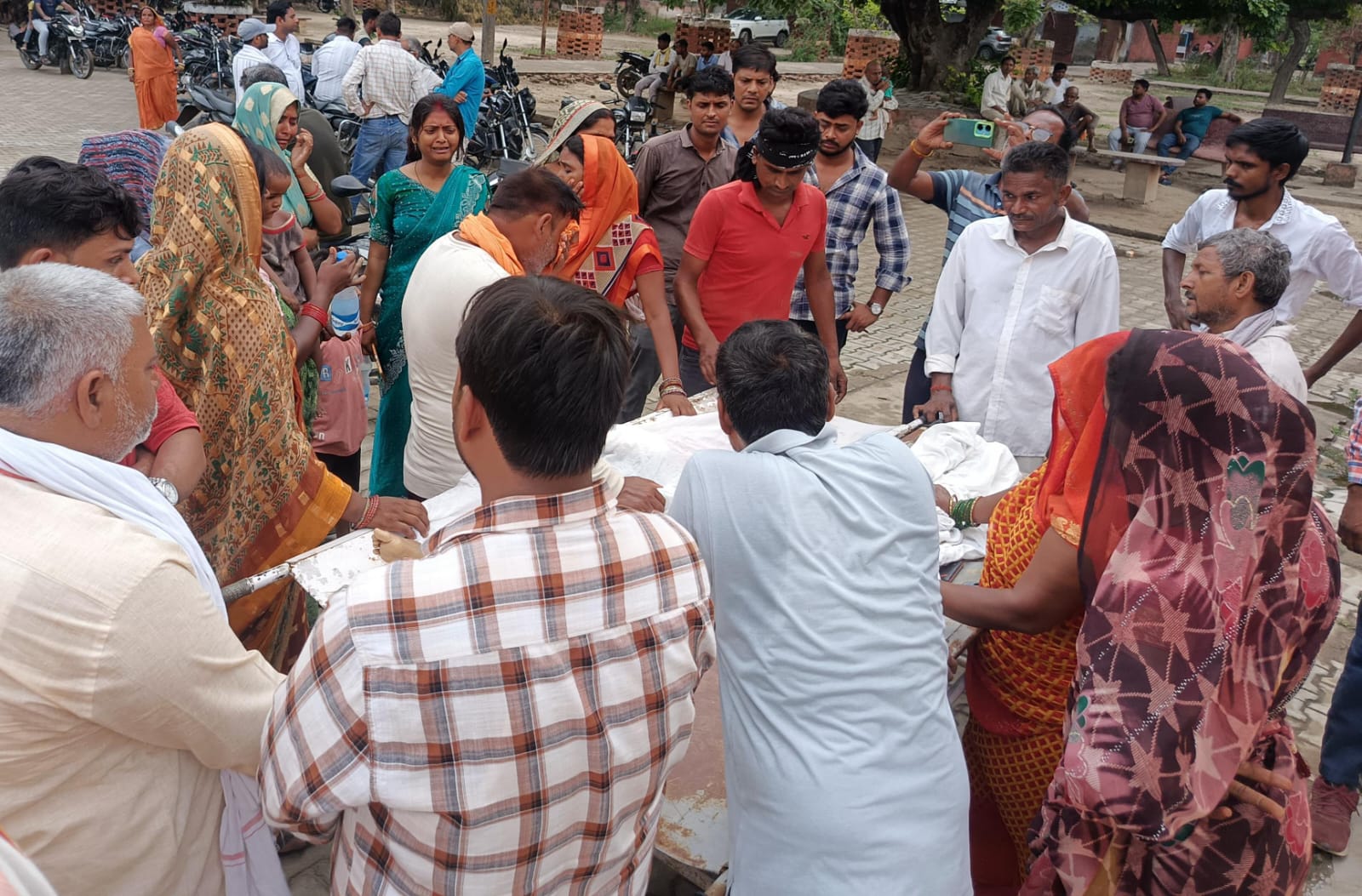 आकाशीय बिजली गिरने से दो मासूम बच्चों की दर्दनाक मौत, गांव में पसरा मातम