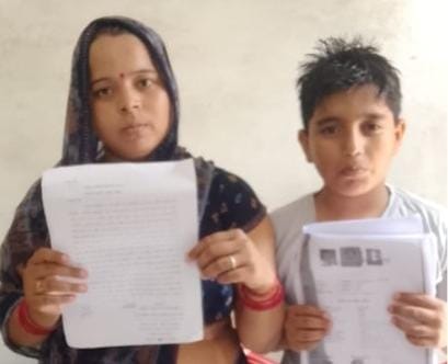 कब्जा रोकने की नाबालिग ने लगाई न्याय की गुहार
