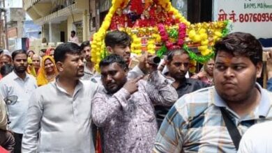 गुरु पूर्णिमा पर भक्ति में डूबा नगर