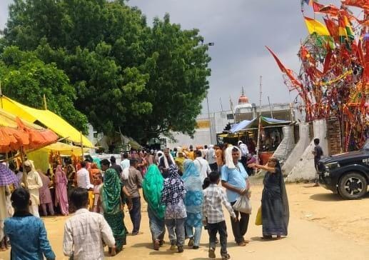 गुरु पूर्णिमा: ब्रह्माणी मंदिर पर उमड़ा आस्था का सैलाब